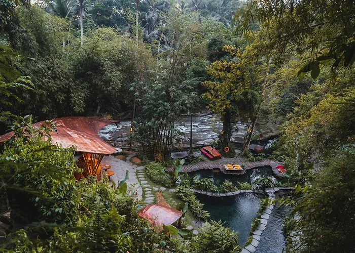 Bambu Indah 度假村 5*